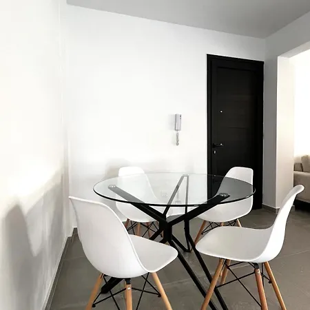 Apartment The Minimal Nest Nikosia