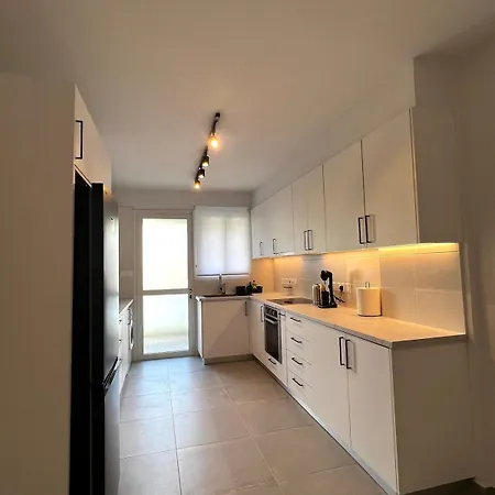 The Minimal Nest Apartman *